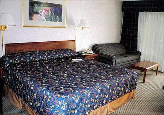 Fern Valley Hotel And Conference Center Louisville Zimmer foto
